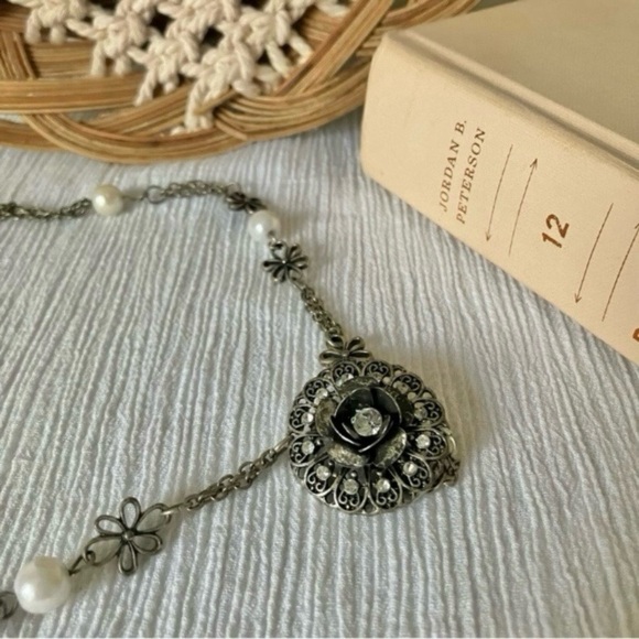 Metal Rose Pearl Grunge Necklace Vintage “Rosette” Gray Floral Dark Romance Chic - Picture 8 of 12